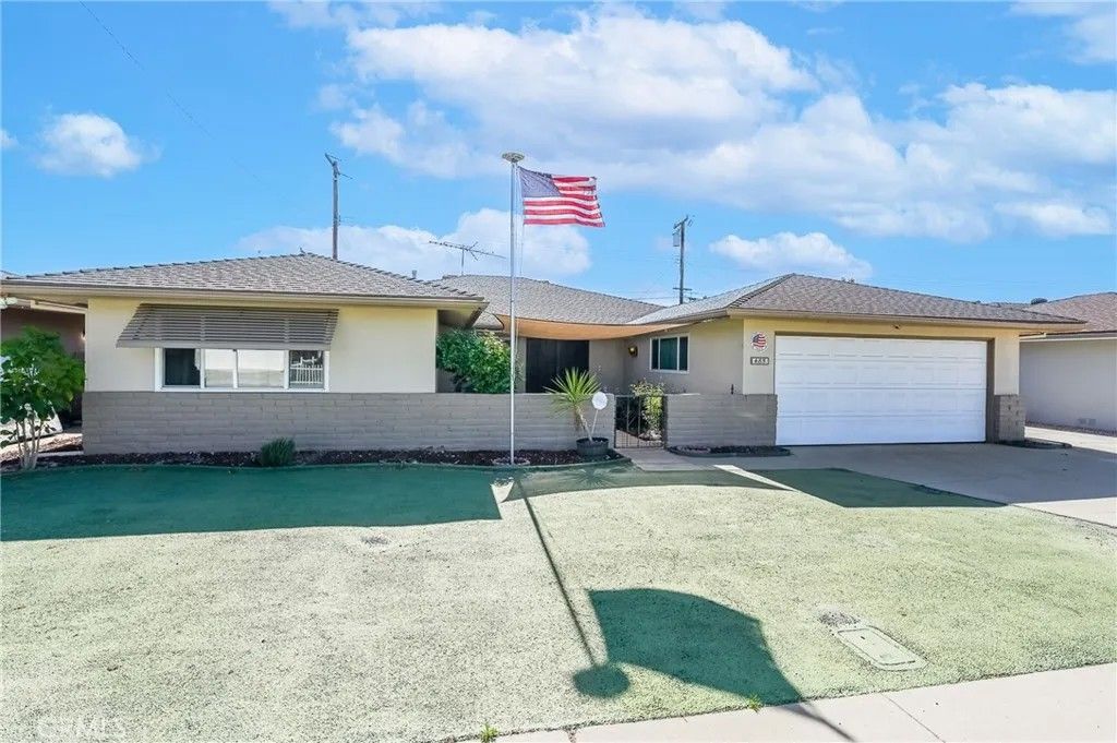 Photo of 485 Hermosa Street, Hemet, CA 92543 (MLS # PW26121476)