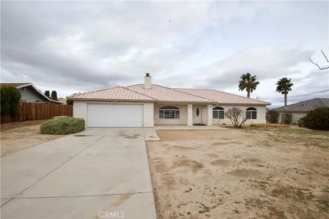 Photo of 17482 Walnut St, Hesperia, CA 92345 (MLS # HD26032886)