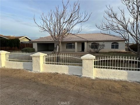 Photo of 17482 Walnut St, Hesperia, CA 92345 (MLS # HD26032886)