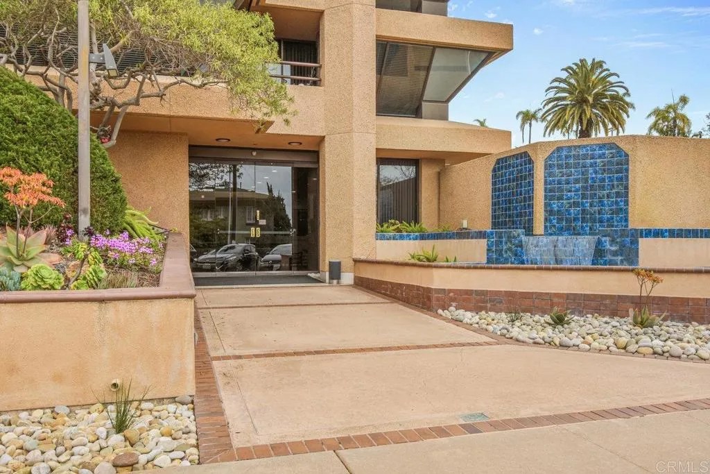 230 W Laurel Street 506