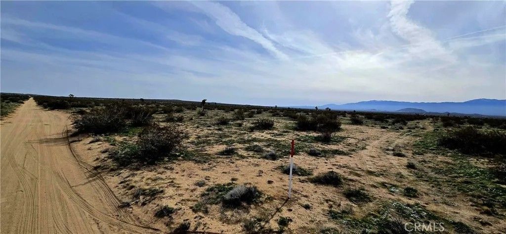 Photo of 22500 E Avenue M, Lancaster, CA 93535 (MLS # DW26043941)