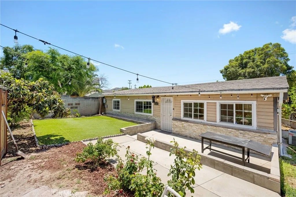 Photo of 10617 Wilsey Avenue, Tujunga, CA 91042 (MLS # GD25268925)