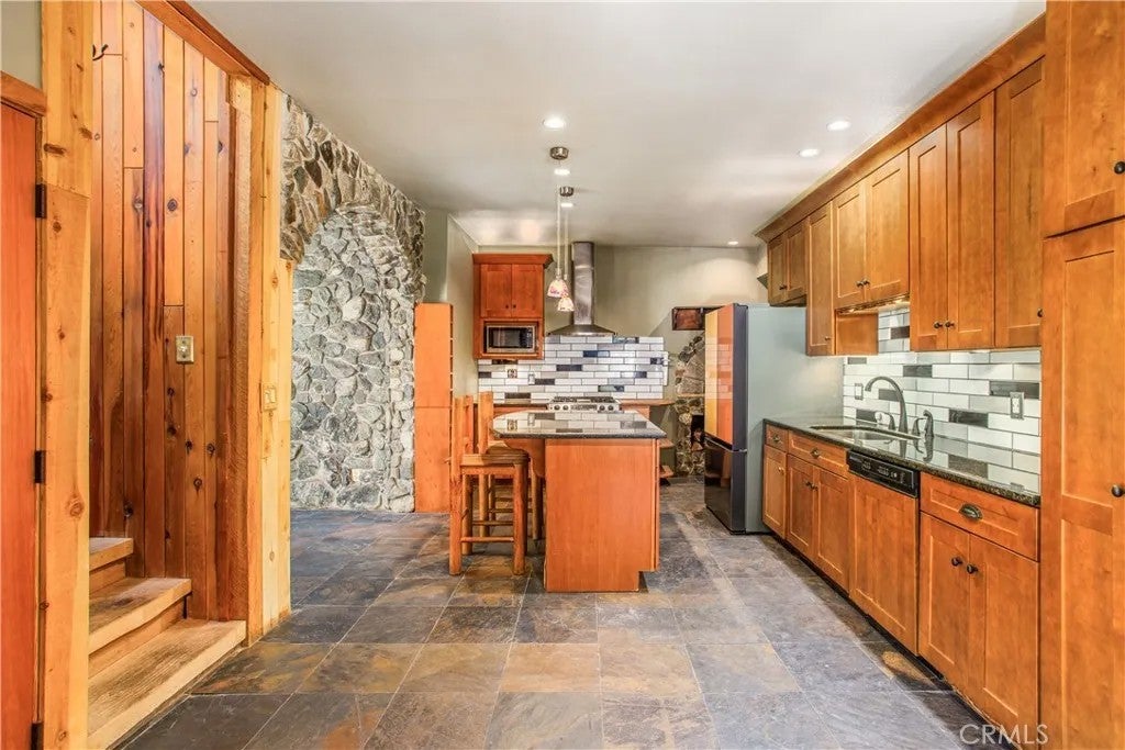 9323 Cedar Dr.