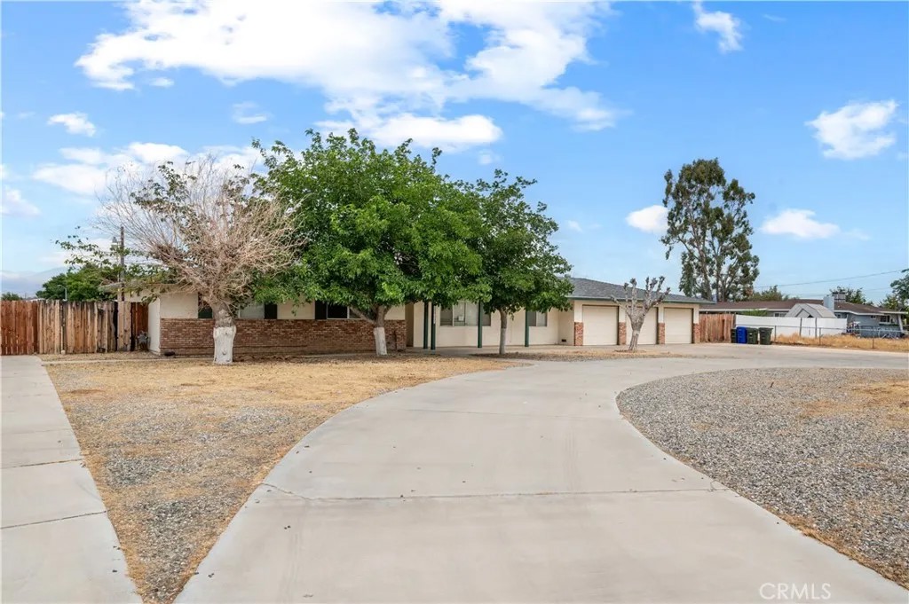 13755 Mohawk Rd