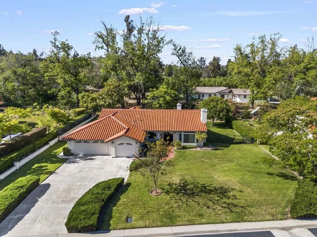 Photo of 3426 Sarah Ann DR, Fallbrook, CA 92028 (MLS # NDP2604442)