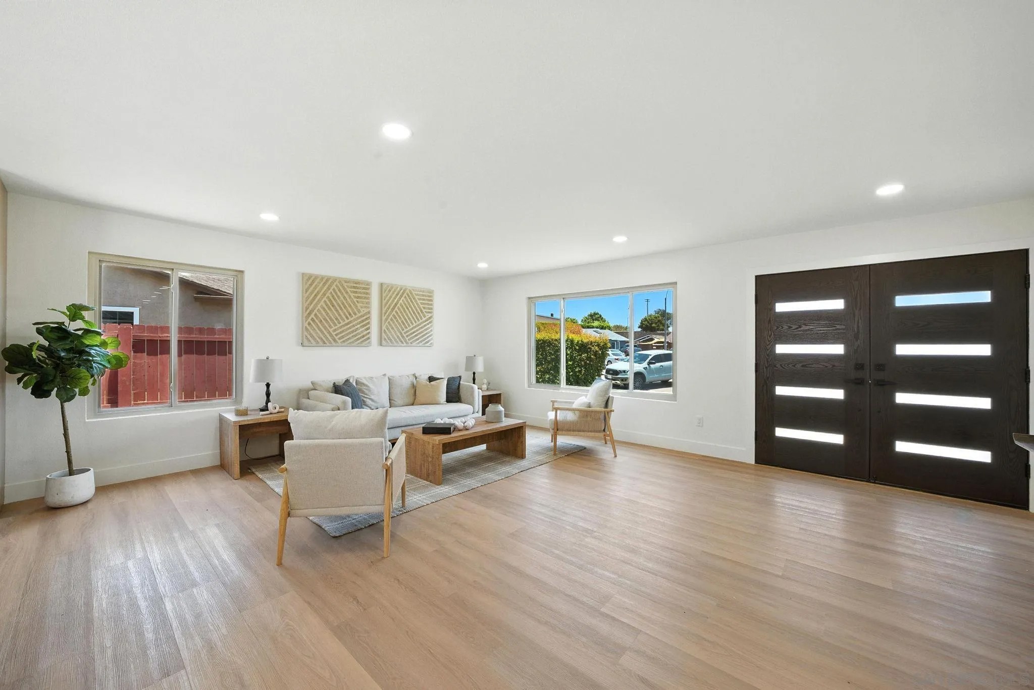 1285 Waxwing Ln