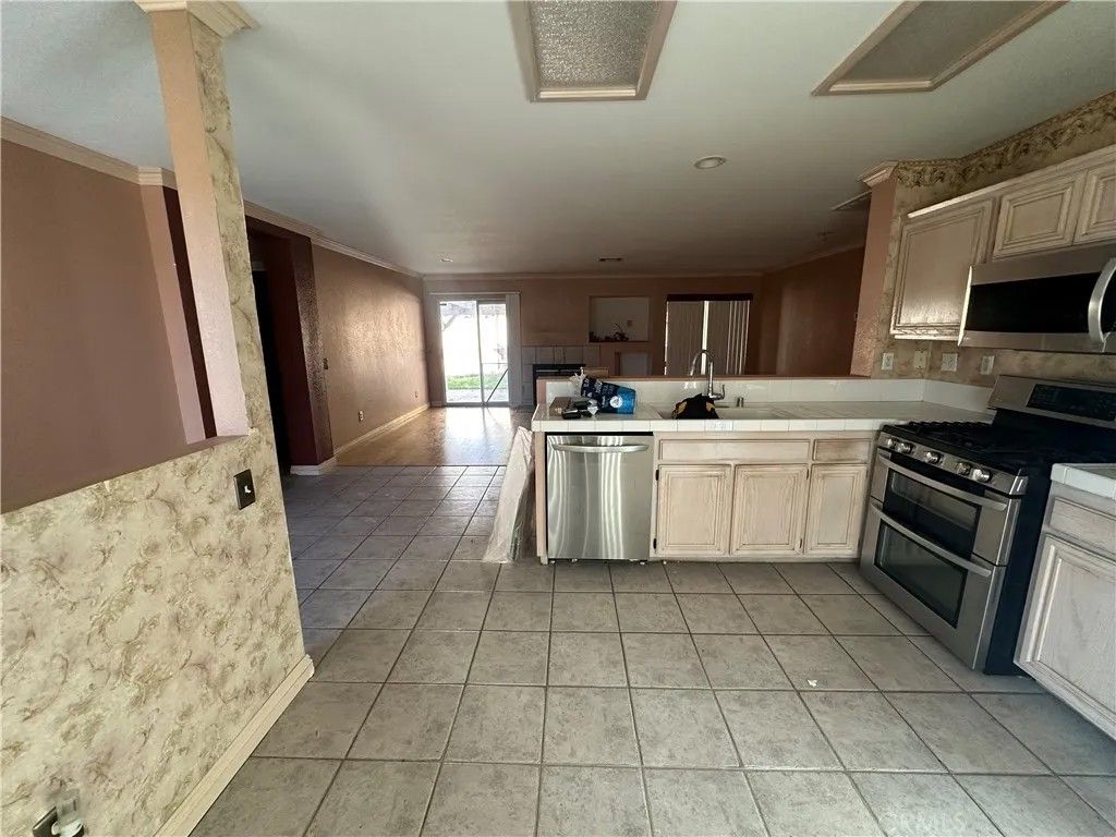 Photo of 6157 W Avenue J4, Lancaster, CA 93536 (MLS # SR25276367)