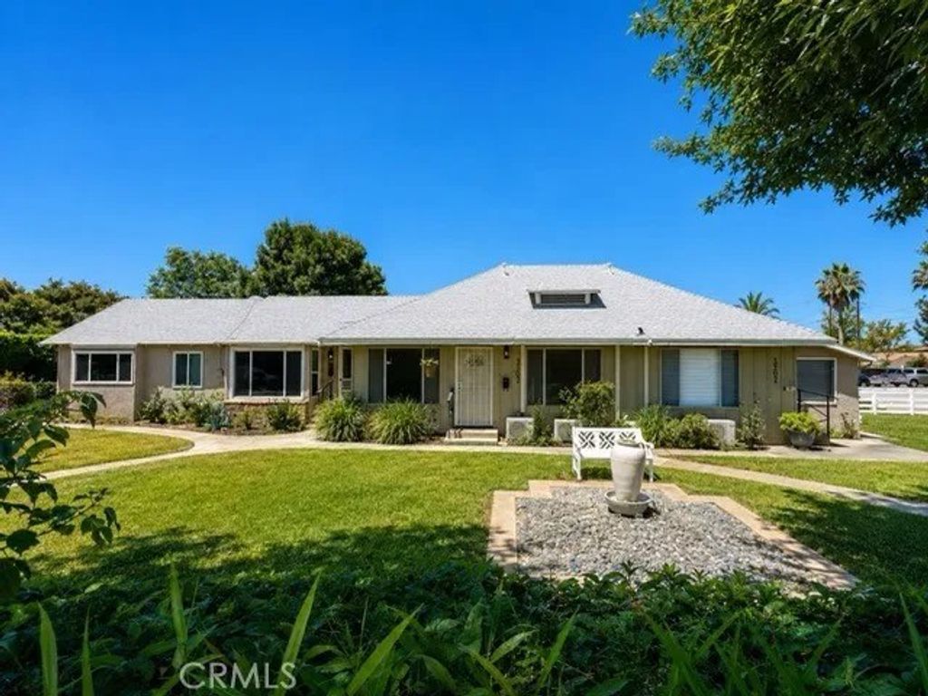 Photo of 3592 Myers Street, Riverside, CA 92503 (MLS # IV26126428)