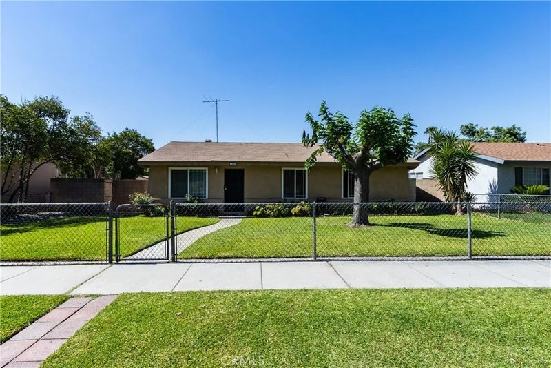 485 E Randall