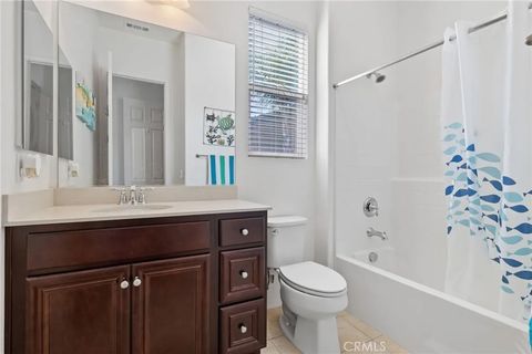 Tiny photo for 9904 Toscana Drive, Bakersfield, CA 93306 (MLS # SR25229235)