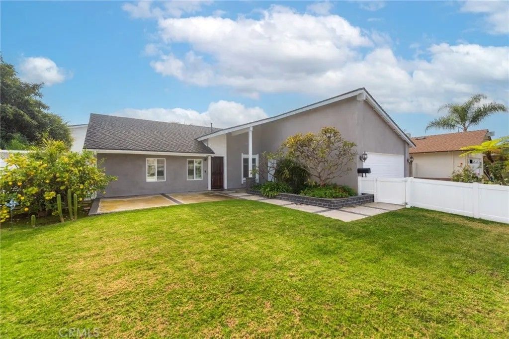 Photo of 10092 Dana Drive, Huntington Beach, CA 92646 (MLS # OC25276603)