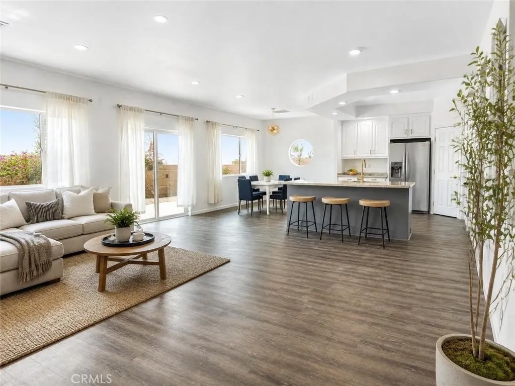 66900 Mission Lakes