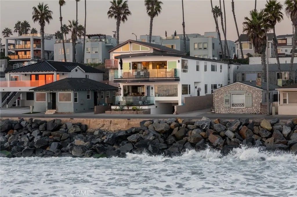 Photo of 516 S The Strand, Oceanside, CA 92054 (MLS # OC26003023)