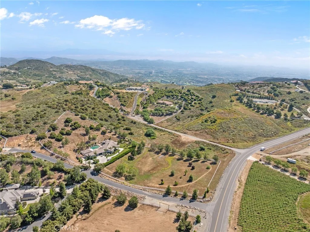 1 Avenida La Cresta