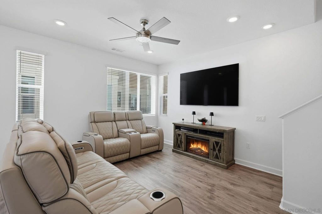 Photo of 850 Kili St #7, Chula Vista, CA 91911 (MLS # 260011051)