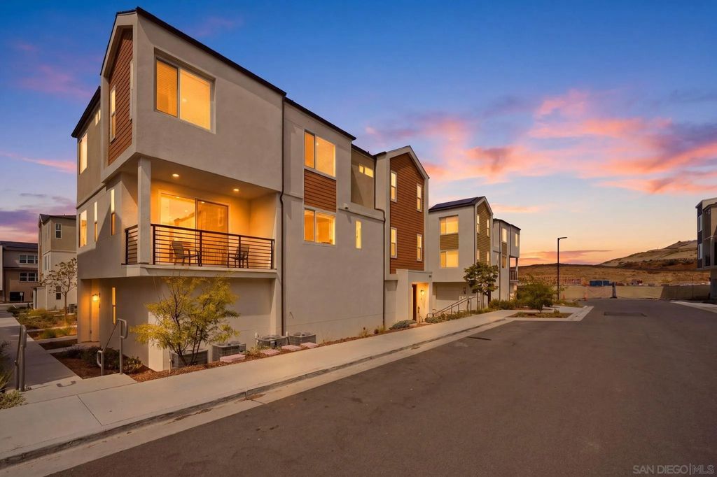 Photo of 850 Kili St #7, Chula Vista, CA 91911 (MLS # 260011051)