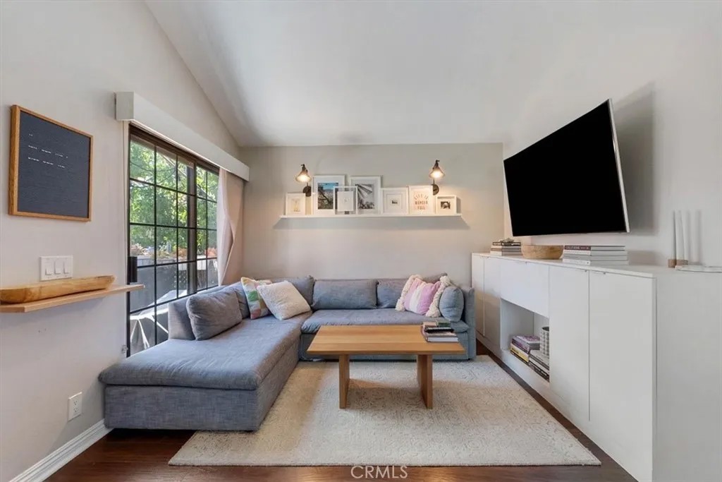 2352 Archwood 54