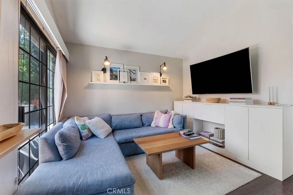2352 Archwood 54