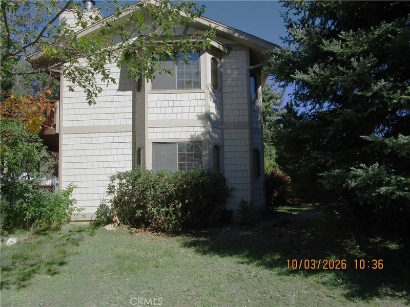 1102 W Fairway