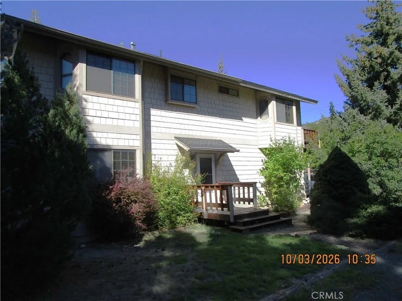 1102 W Fairway
