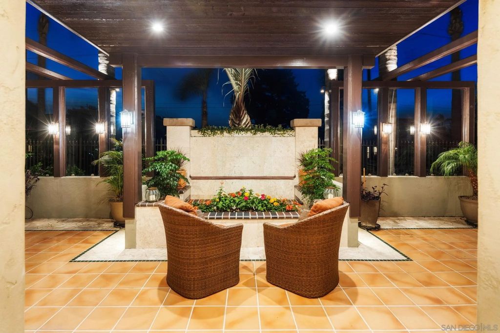 Photo of 1728 West Lewis St, San Diego, CA 92103 (MLS # 250045924)