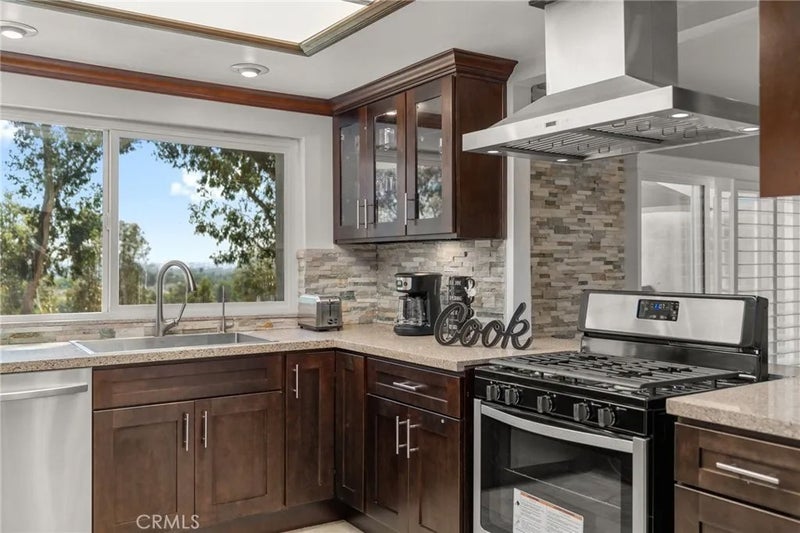 1710 Mountain Terrace