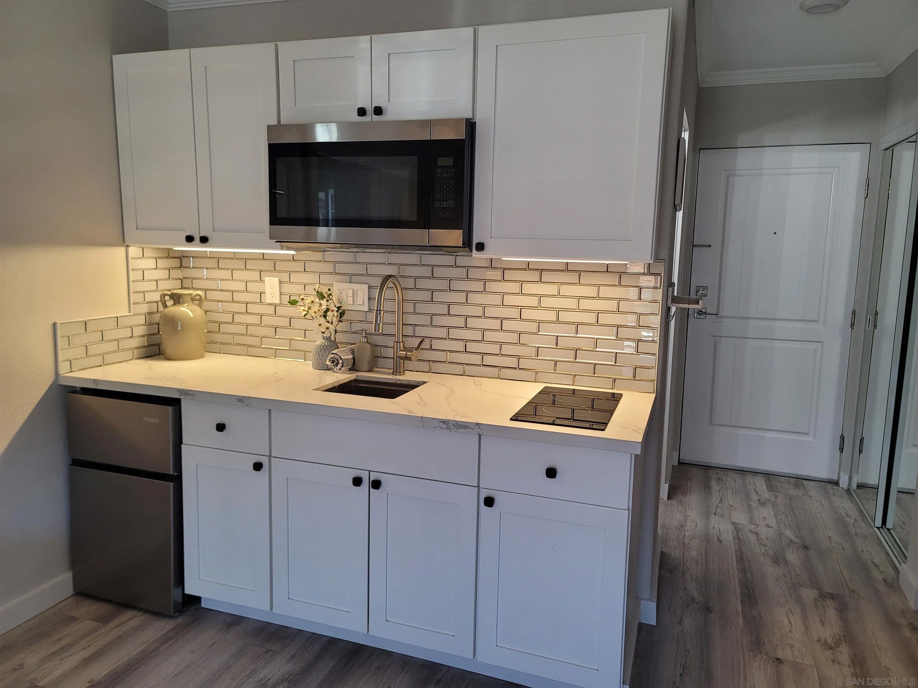 1021 Scott 128