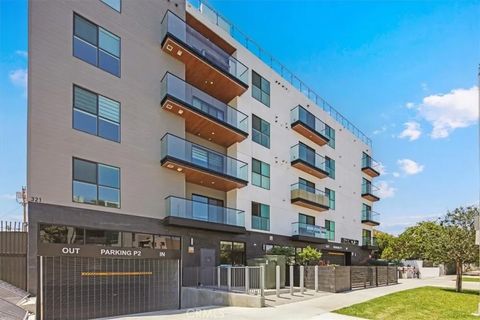 Photo of 321 S Oxford Avenue #606, Los Angeles, CA 90020 (MLS # SR26010096)