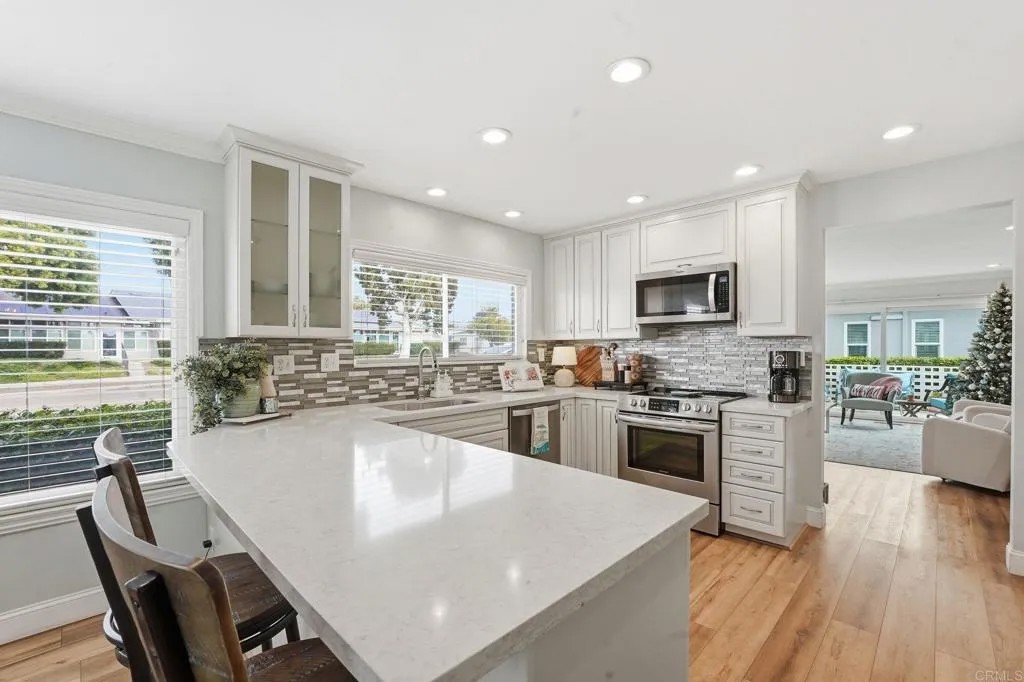 3747 Vista Campana South 35