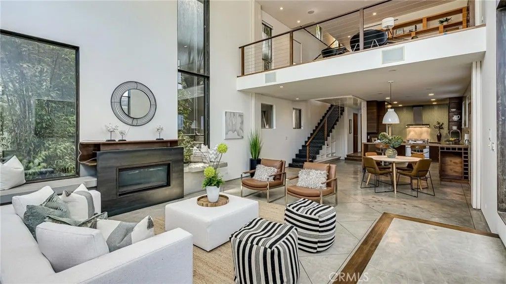 Photo of 414 Venice Way, Venice, CA 90291 (MLS # SR26019158)