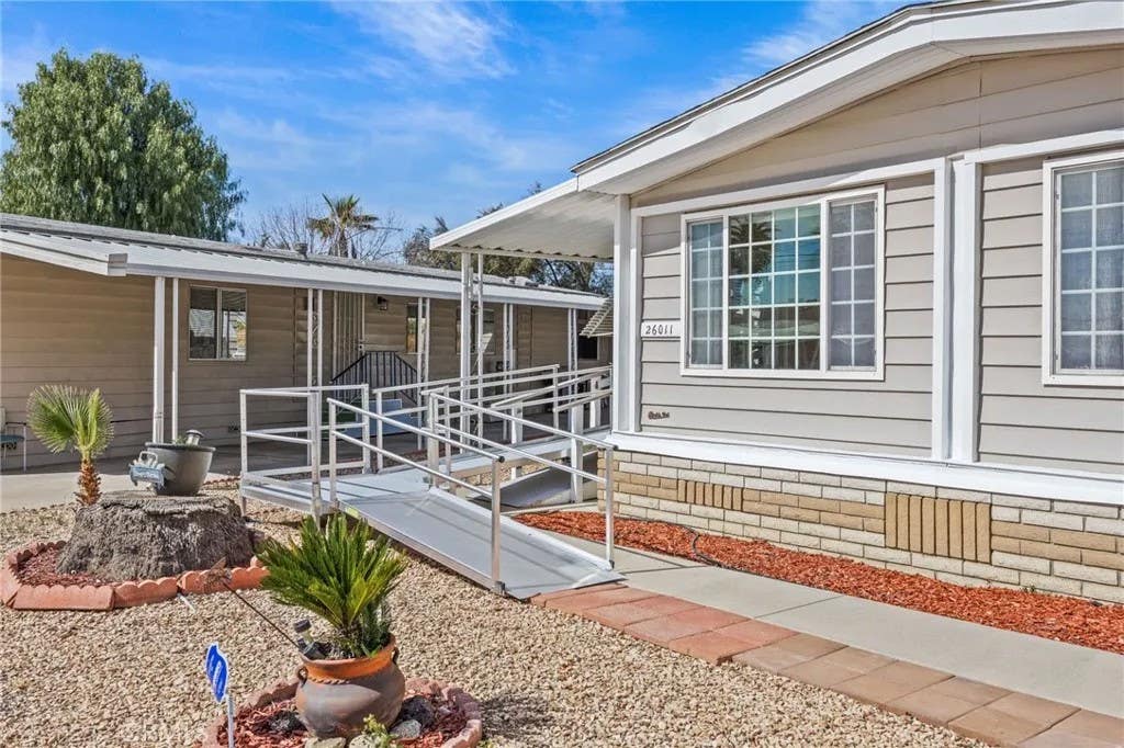 Photo of 26011 kentia palm Dr, Homeland, CA 92548 (MLS # SW26041275)