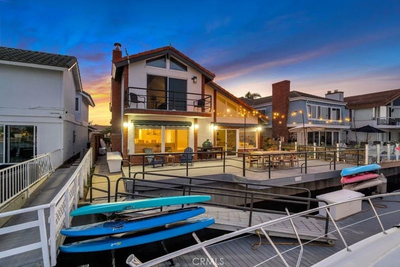 2320 Jamestown Lane