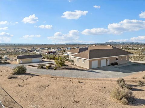 Photo of 21972 Ocotillo Way, Apple Valley, CA 92308 (MLS # HD26042555)