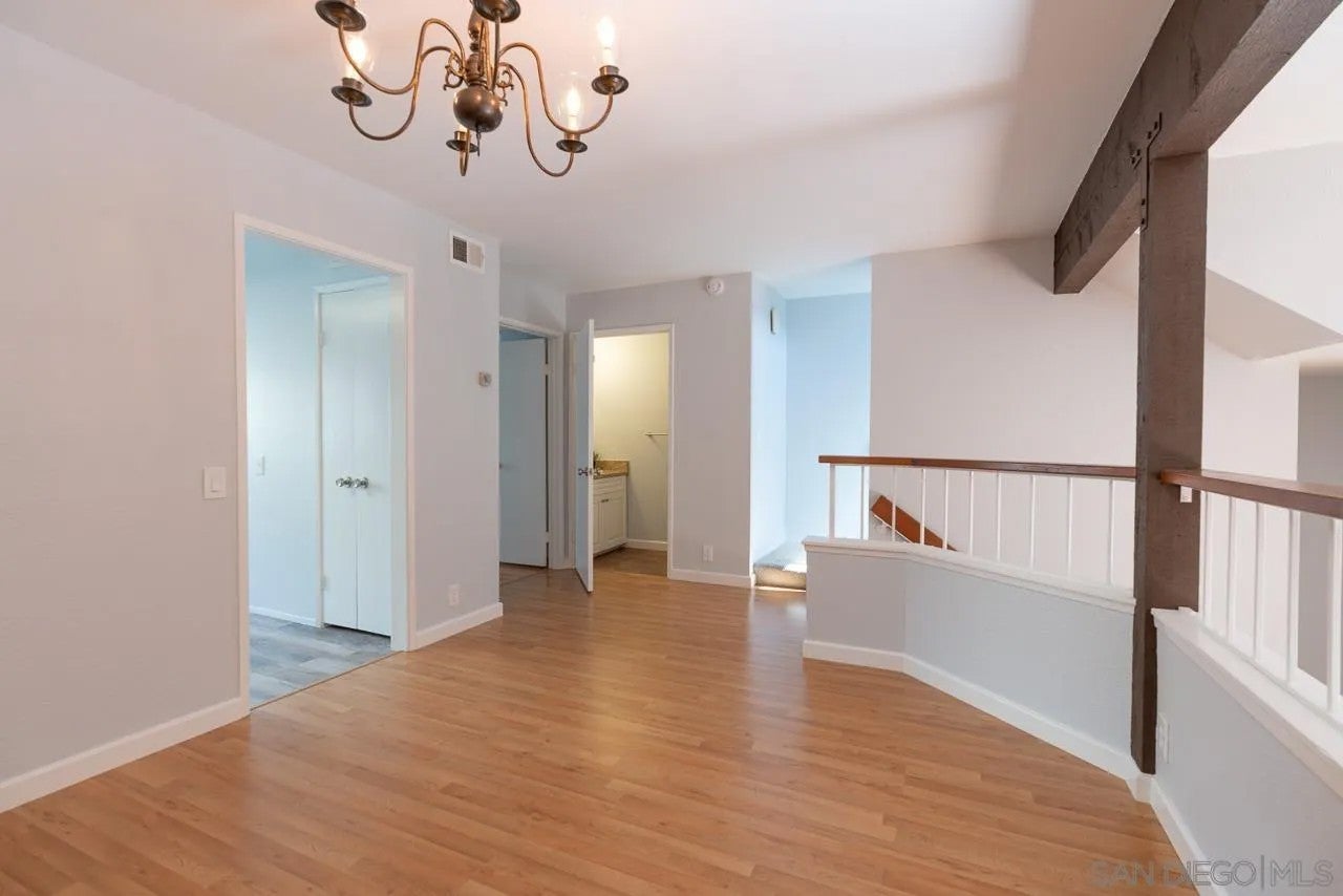 3286 Caminito Eastbluff 114