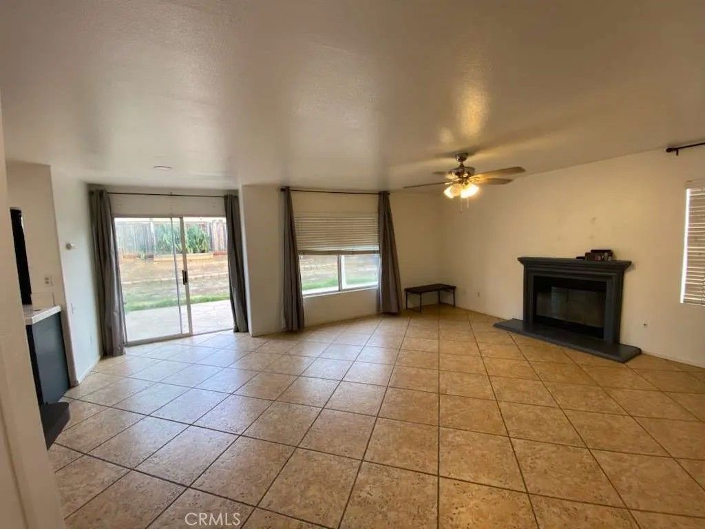 Photo of 926 Hardwick Ave, Beaumont, CA 92223 (MLS # DW25258762)