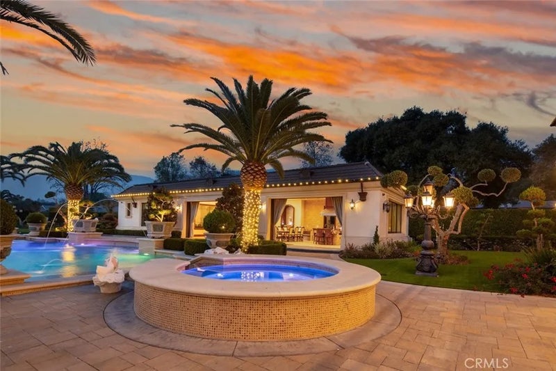 61 Palm Hill Lane