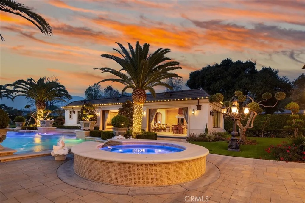 61 Palm Hill Lane