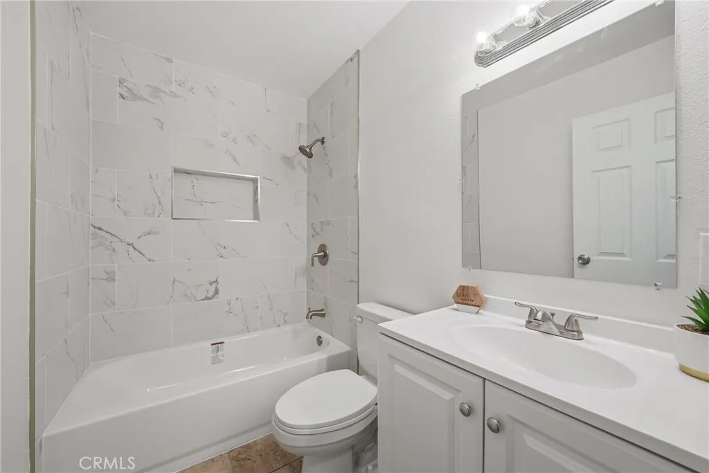 3469 Columbia