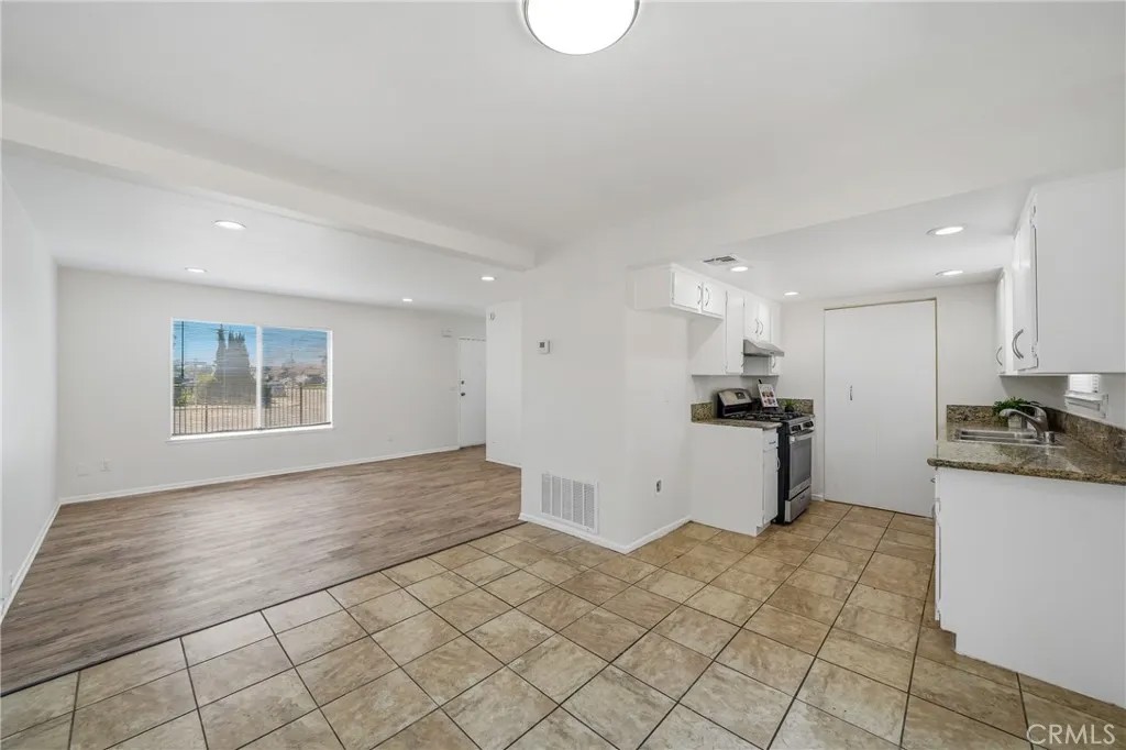 3469 Columbia
