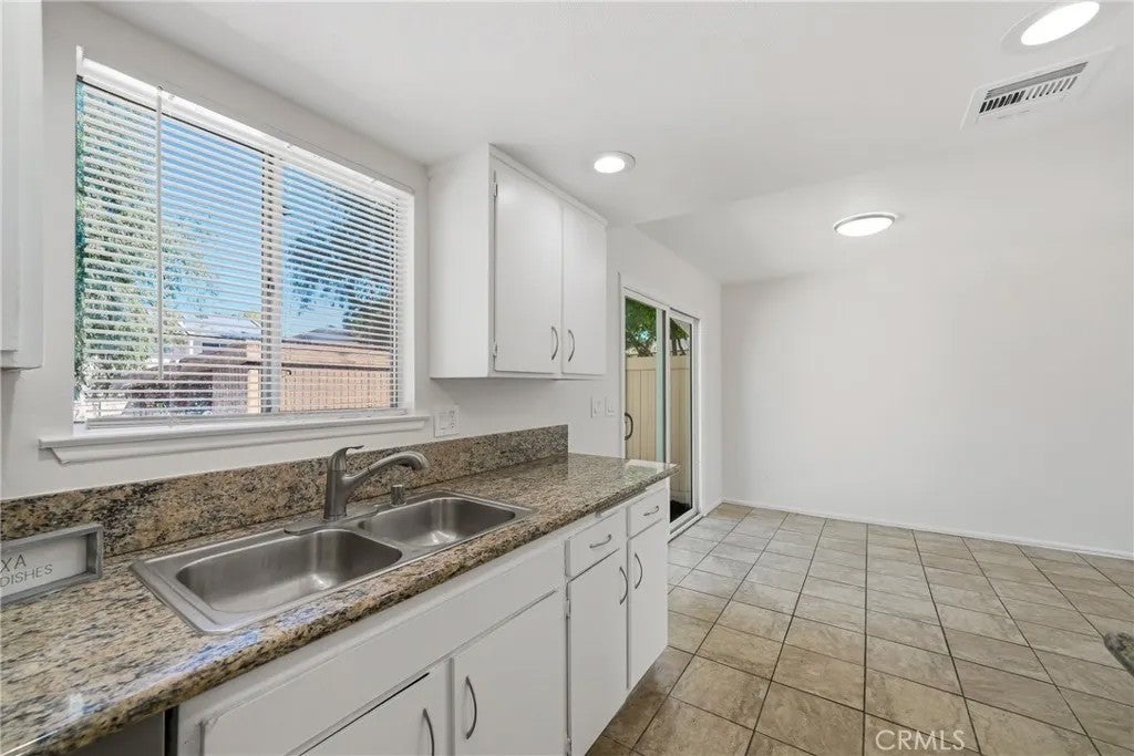 3469 Columbia