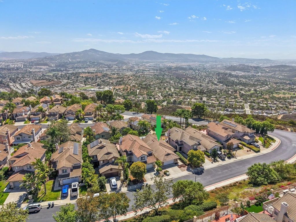 Photo of 2491 Moonlight Gln, Escondido, CA 92026 (MLS # 250042581)