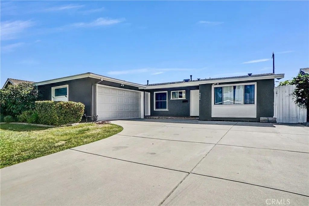 Photo of 6456 Gross Ave, West Hills, CA 91307 (MLS # SR26092163)