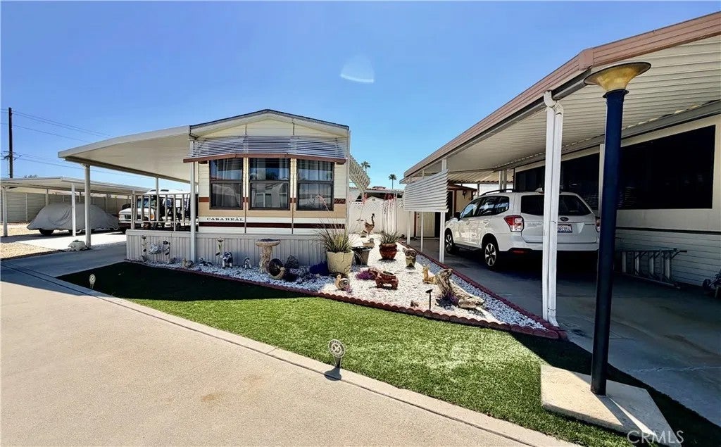 Photo of 1295 S Cawston Avenue #262, Hemet, CA 92545 (MLS # SW26101725)