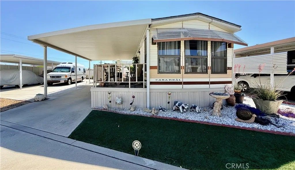 Photo of 1295 S Cawston Avenue #262, Hemet, CA 92545 (MLS # SW26101725)