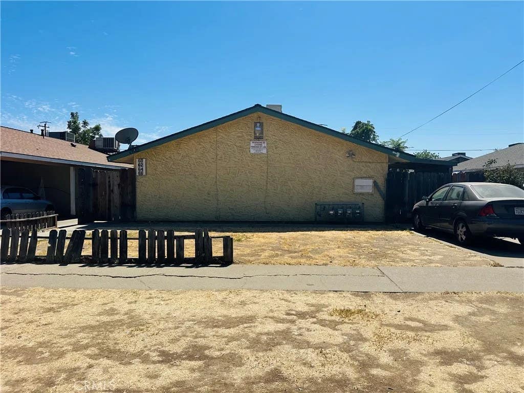 Photo of 60 E 12th ST, Merced, CA 95341 (MLS # MC26182432)