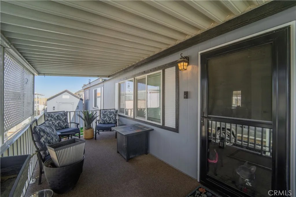 1550 20th Street West 76