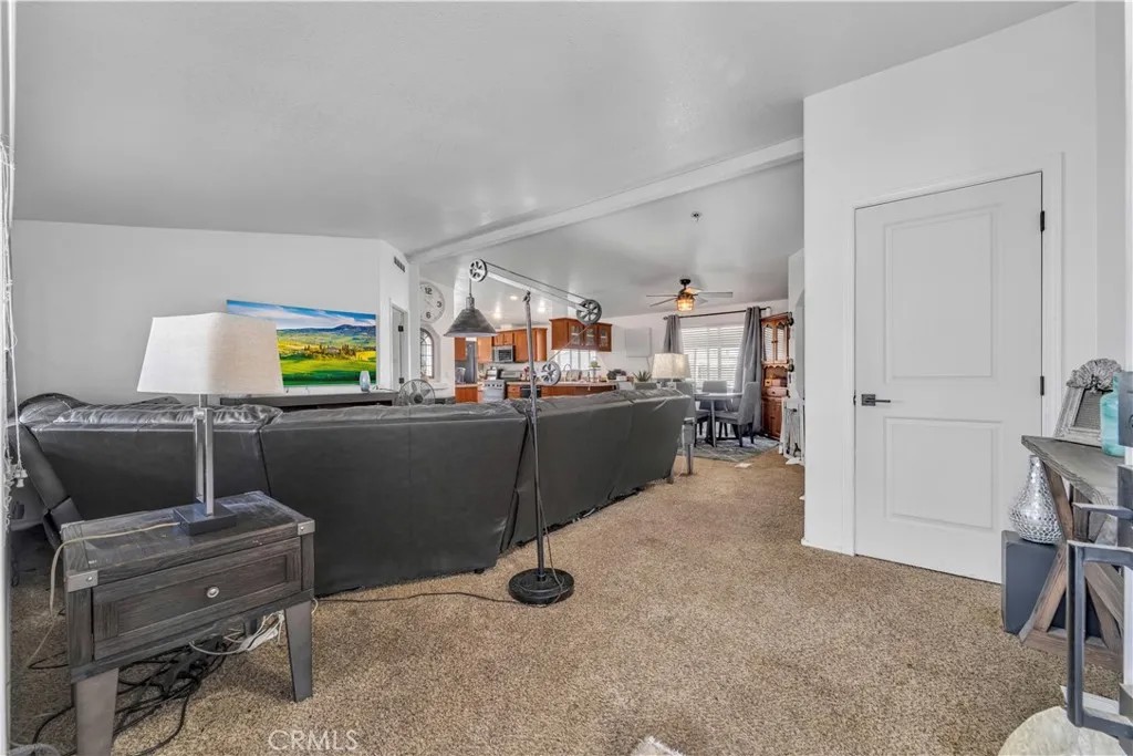 1550 20th Street West 76