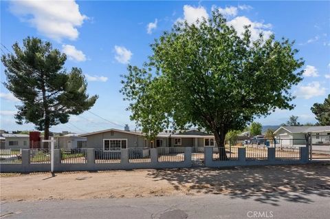Photo of 4550 W Avenue L2, Quartz Hill, CA 93536 (MLS # SR26056330)