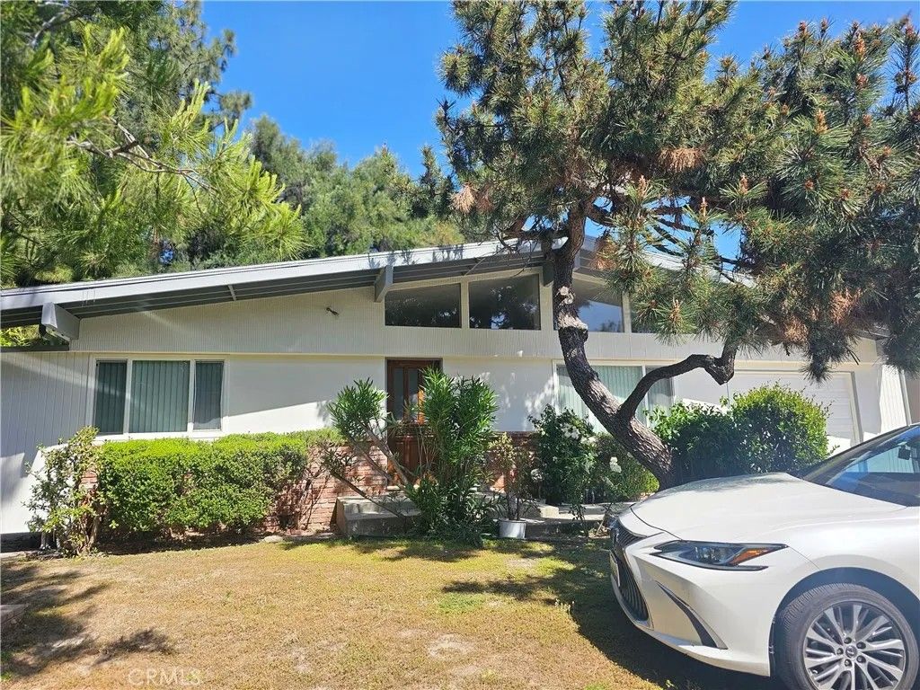 Photo of 4542 La Granada WAY, La Canada Flintridge, CA 91011 (MLS # PF26097177)