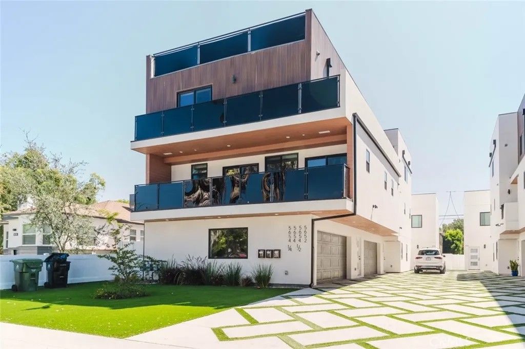 Photo of 5654 Cartwright Avenue, North Hollywood, CA 91601 (MLS # GD26103516)